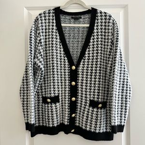Tahari Houndstooth Black and White Cardigan XL
